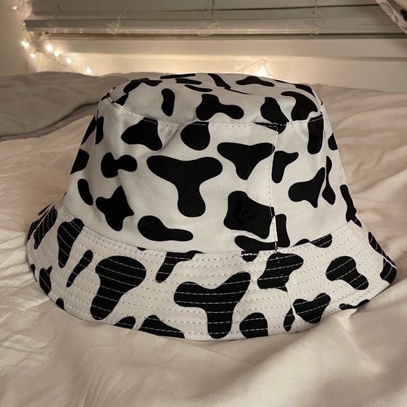mashiaoyi Accessories - Cow Print Bucket Hat